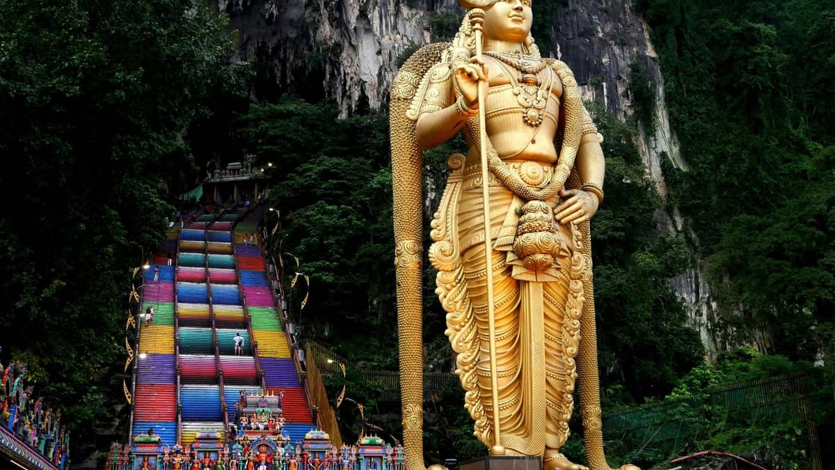 Visit Batu Caves